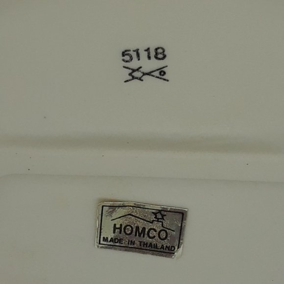 Vintage HOMCO Santa with Child and Angel with Baby Figurines - Set of Two - Picture 2 of 13